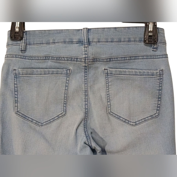 d. Jeans - Ladies Straight Leg Skinny Jeans, 5 Pocket Style, Size 4 - Picture 4 of 7